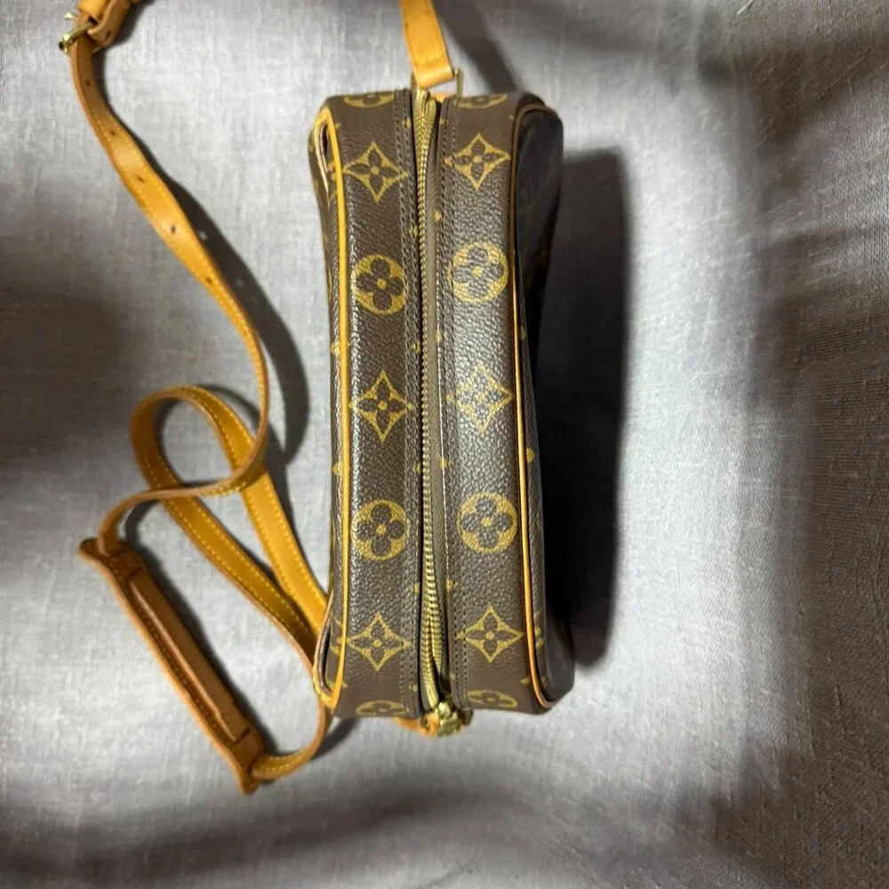 LOUIS VUITTON MONOGRAM BLOIS CROSSBODY BAG